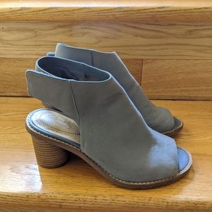 Clarks cutout heels